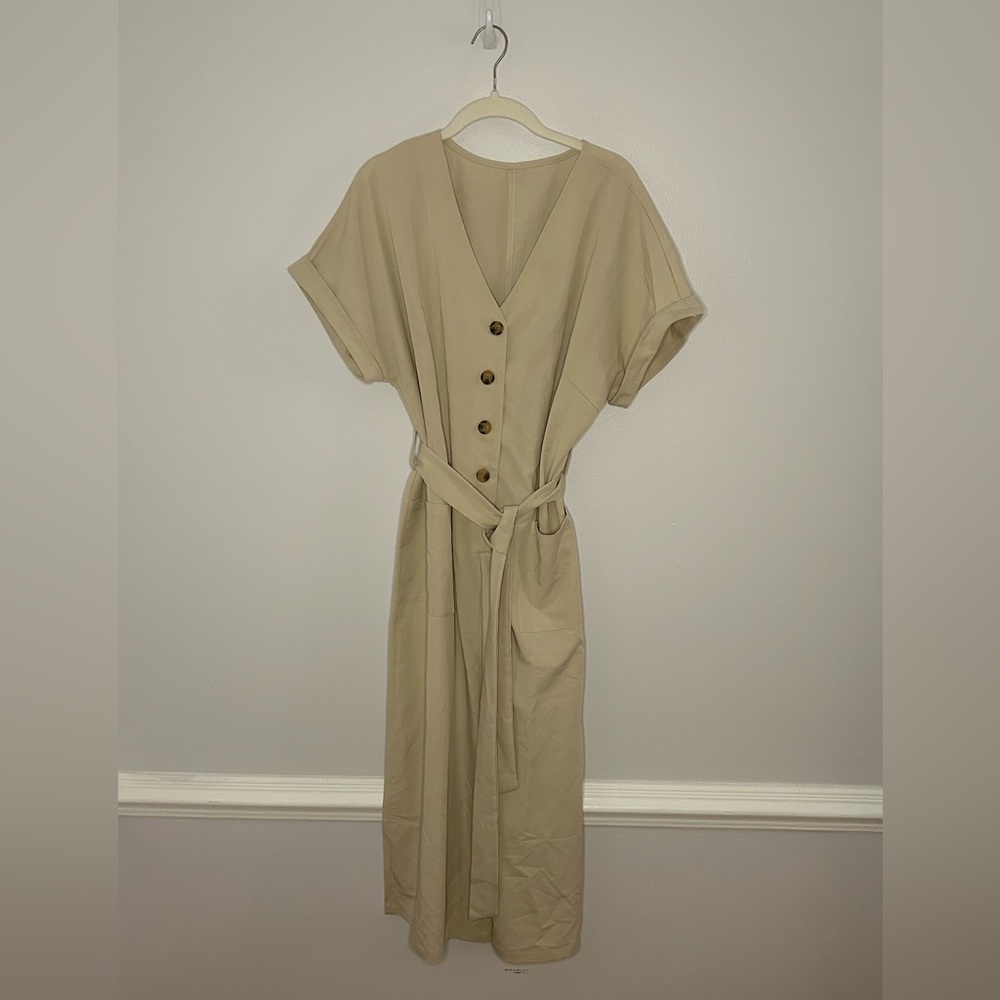 NWOT Acelitt Womens romper with belt